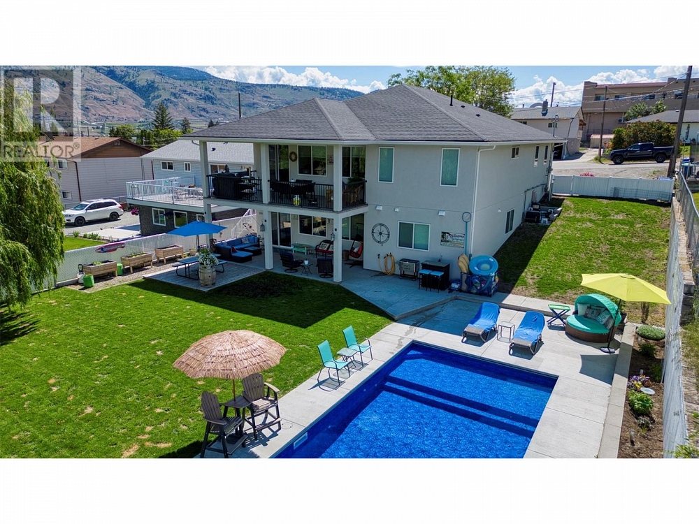 14 LAMBERT Court Osoyoos Photo 2