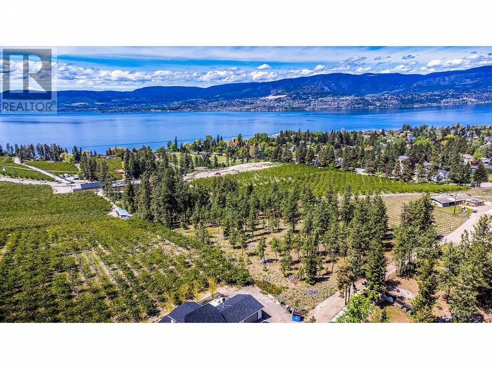 4729 Lakeshore Road Kelowna Photo 4