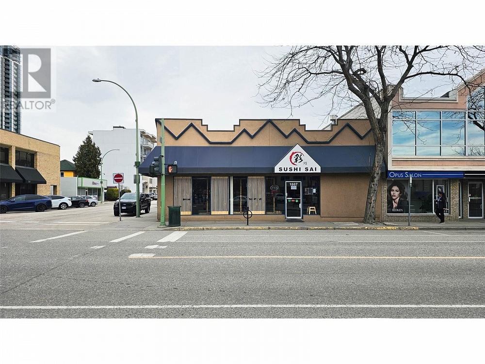 1607 Ellis Street Kelowna Photo 4