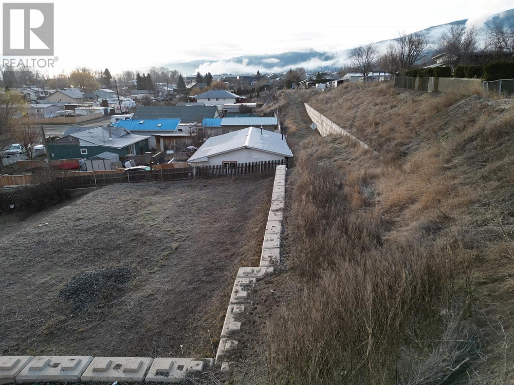 1305 FIR Avenue Merritt Photo 6