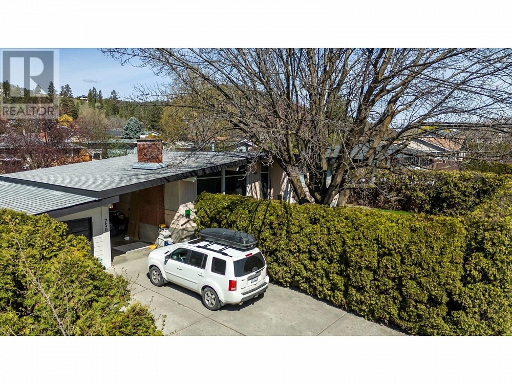 750 Glenmore Drive Kelowna Photo 3