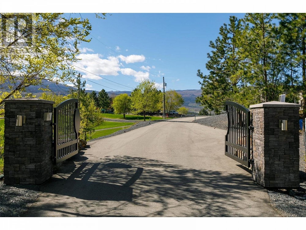 2375 Grantham Road Kelowna Photo 3