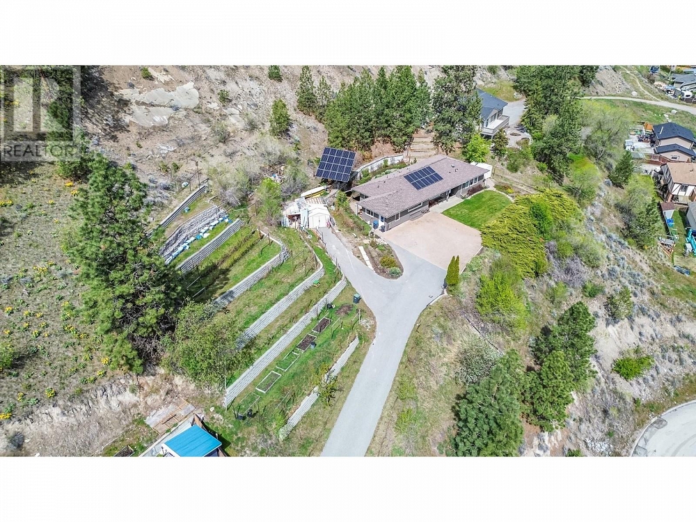 12596 Taylor Place Summerland Photo 10