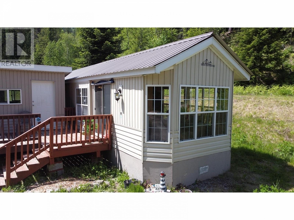 2467 SLOCAN VALLEY  WEST Road Slocan Park Photo 13