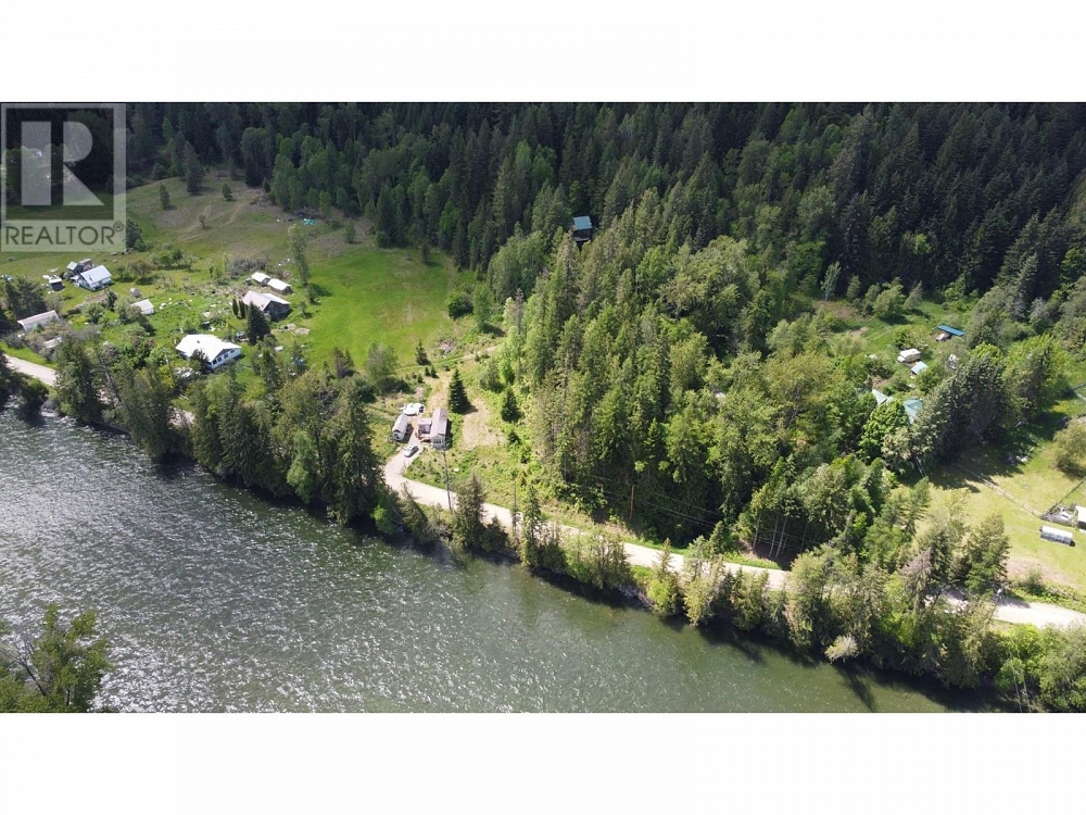 2467 SLOCAN VALLEY  WEST Road Slocan Park Photo 2