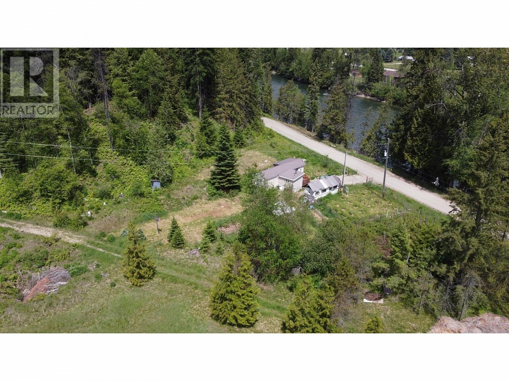 2467 SLOCAN VALLEY  WEST Road Slocan Park Photo 6
