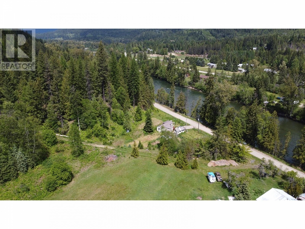 2467 SLOCAN VALLEY  WEST Road Slocan Park Photo 9