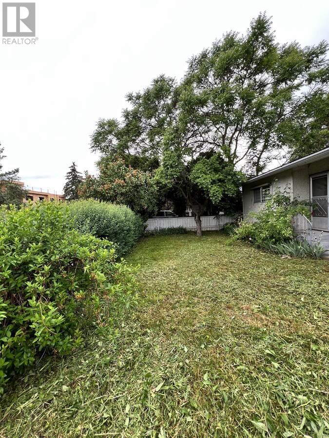 864 Lawson Avenue Kelowna Photo 5