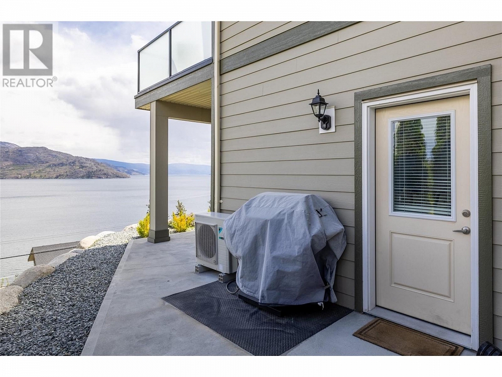 6372 Topham Place Peachland Photo 55