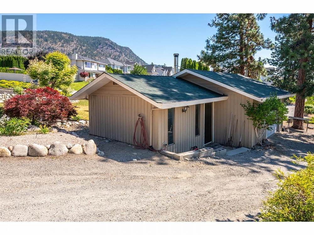 3906 Desert Pines Avenue Peachland Photo 15