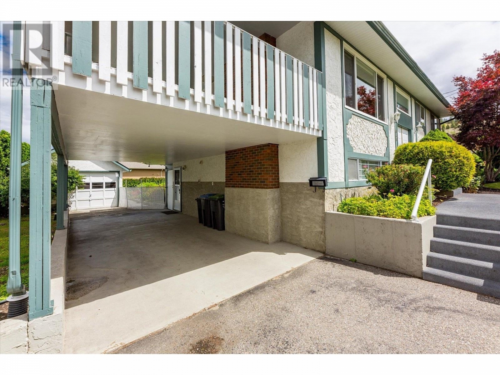 848 Hammer Avenue Kelowna Photo 4