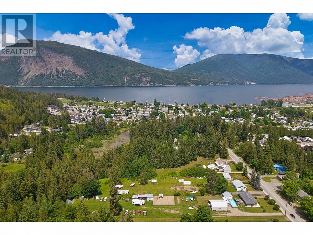 6721 50TH Street NE Salmon Arm Photo 13