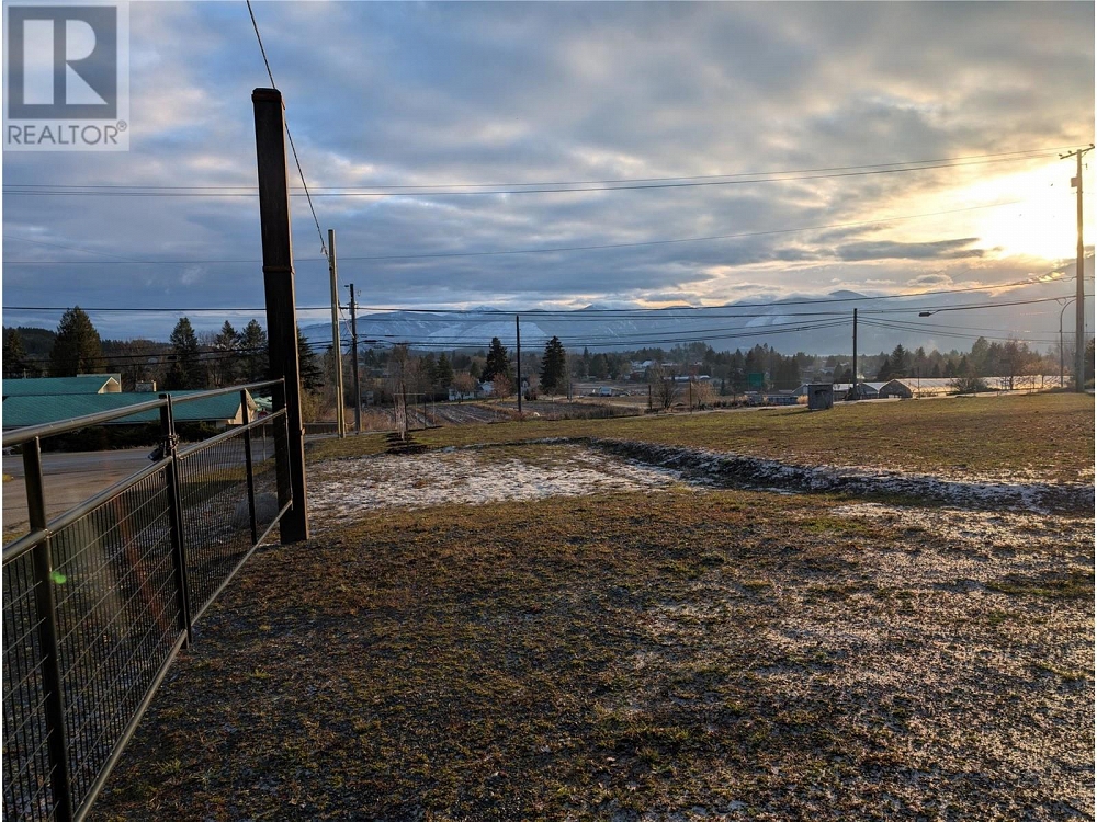 2628 3 Highway Erickson Photo 6