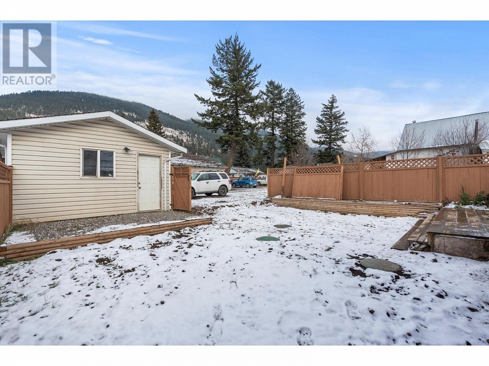 5768 Highway 97 N Highway Falkland Photo 6