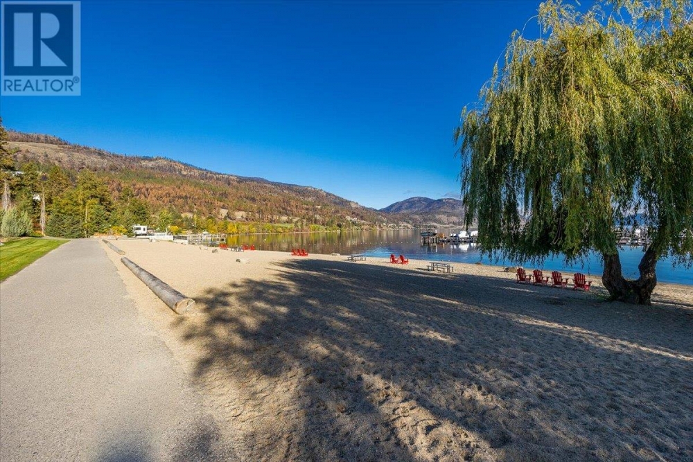 1688 Harbour View Crescent Kelowna Photo 12