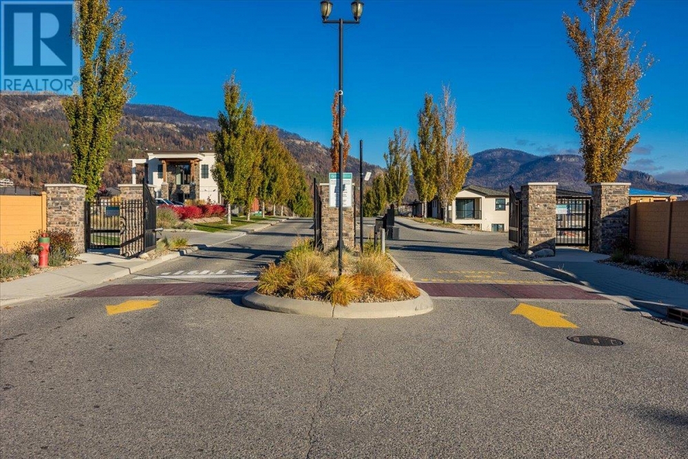 1688 Harbour View Crescent Kelowna Photo 6