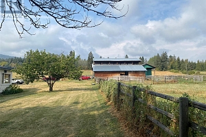 4435 Hallam Road - Photo 4