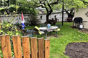 864 Lawson Avenue - Photo 11