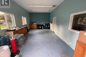 3911 Lakevale Place - Photo 47