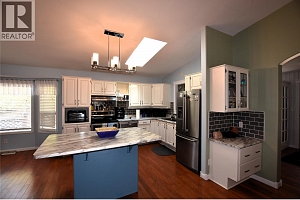 404 Hummingbird Avenue - Photo 6
