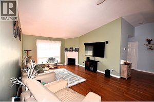 404 Hummingbird Avenue - Photo 8