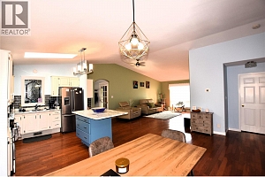 404 Hummingbird Avenue - Photo 9