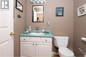 9292 Kokanee Road - Photo 36