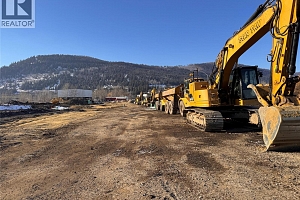 1837 Shuswap Avenue - Photo 18