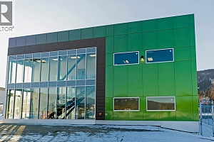 1837 Shuswap Avenue - Photo 2