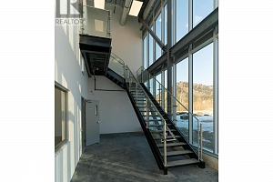 1837 Shuswap Avenue - Photo 3