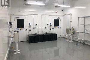 1837 Shuswap Avenue - Photo 6