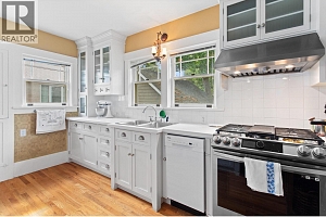 1812 Marshall Street - Photo 17