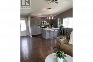 2670 Glenmore Road N - Photo 3