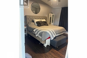 2670 Glenmore Road N - Photo 4