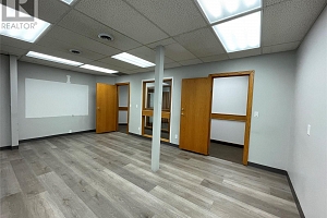 247 Lawrence Avenue - Photo 18