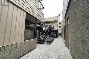 247 Lawrence Avenue - Photo 3