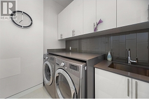 1737 Scott Crescent - Photo 21