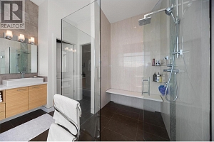 1737 Scott Crescent - Photo 32