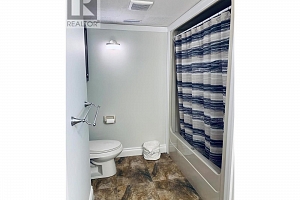573 Spruceview Place N - Photo 27