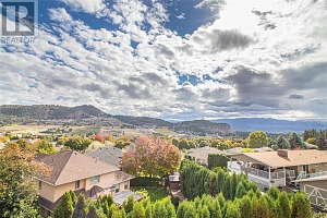 573 Spruceview Place N - Photo 3