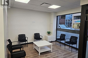 1607 Pandosy Street - Photo 8