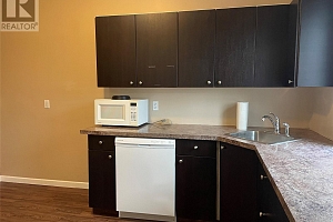 3202 32 Avenue - Photo 2