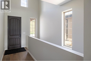 595 Vineyard Way N Unit# 9 - Photo 2