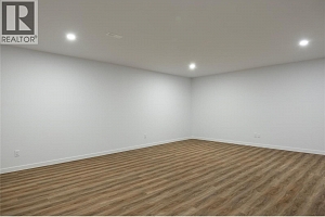 595 Vineyard Way N Unit# 9 - Photo 32