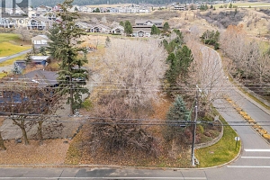 7740 Okanagan Landing Road - Photo 3