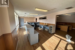 2811 44 Avenue - Photo 3