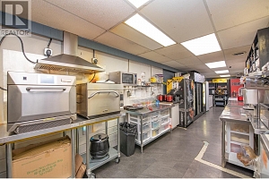 2133 Shuswap Avenue - Photo 11