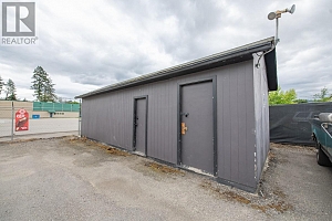 2133 Shuswap Avenue - Photo 20