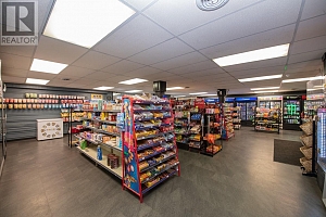 2133 Shuswap Avenue - Photo 5