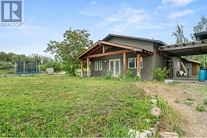 3830 Casorso Road - Photo 11